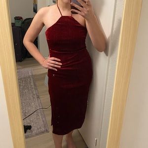 Lulus Enticing Entrance Halter Neck Velvet Midi Cocktail Dress